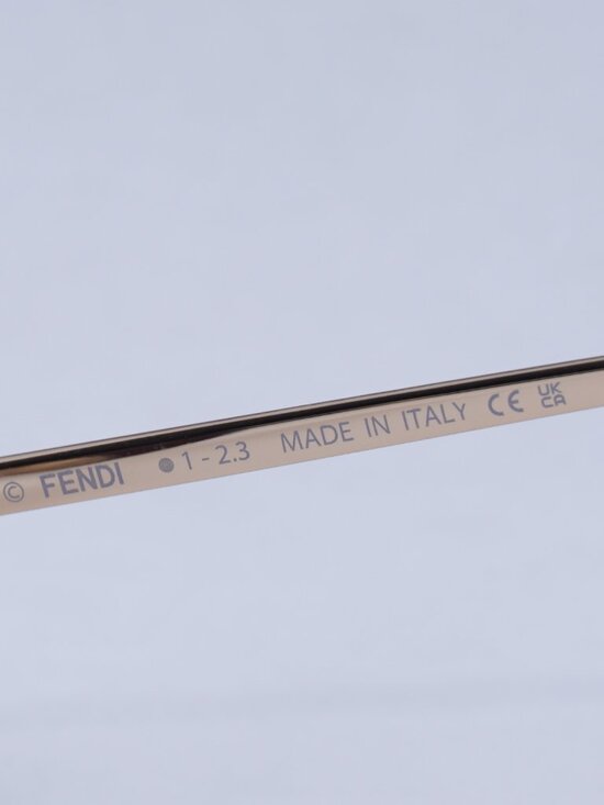 Fendi FE40114U-Y 33U Sunglasses Gold with Chain Oval Frame, Mirror Lenses main image 5